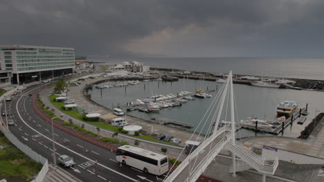 Sonnenaufgangszeitraffer-Des-Hauptseehafens-Von-Ponta-Delgada