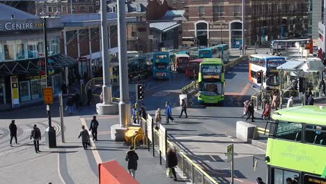 Local-commuters---tourists-crossing-Liverpool-Paradise-street-traffic-on-sunny-day