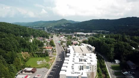 Aerial-push-into-Blowing-Rock-Road-area-in-Boone-NC