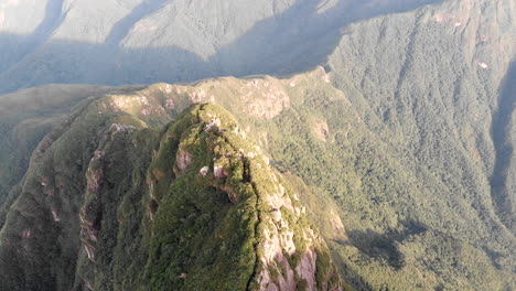 Summit-hiking-trail-of-the-highest-rainforest-mountain-at-brazilian-south,-Pico-Paraná,-Brazil,-South-America