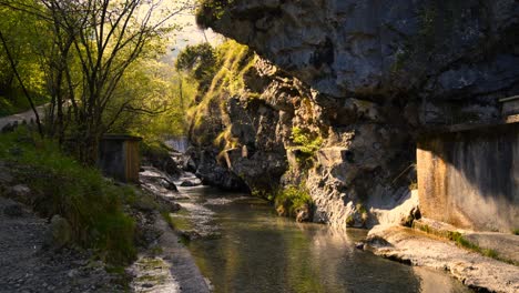 Cascada-En-El-Río-Val-Vertova,-Cerca-De-Bérgamo,-Valle-Seriana,-Italia