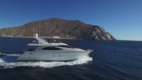 Aerial-shot-of-a-Luxury-Yacht-Cruising-in-Cabo-Pulmo-National-Park,-Baja-California-Sur