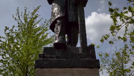 Statue-of-politician-P