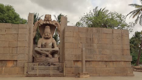 Pan-Ansicht-Des-Zerstörten-Last-Ugra-Narasimha-Tempels-In-Hampi