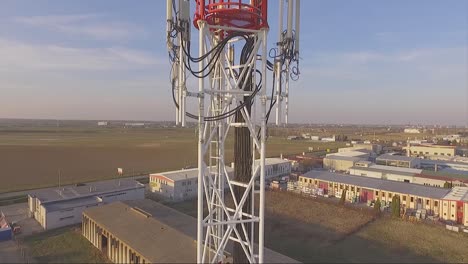 Steigen-Sie-Langsam-Den-GSM-Turm-Hinauf