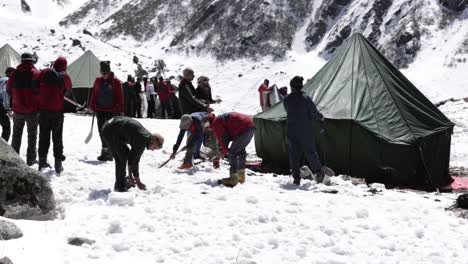 Zelt-Für-Himalaya-Bergsteiger-Aufgeschlagen