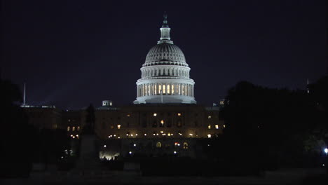 U.S.-Capitol-At-Night,-Washington-D.C