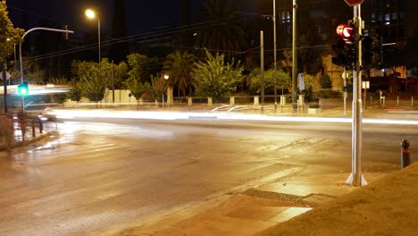 Iluminación-Nocturna-Grecia,-Cruce-De-Calles-De-Tráfico-Del-Centro-De-Atenas-En-4k
