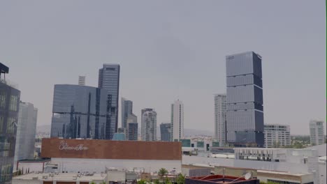 Skyline-Von-Guadalajara,-Mexiko-über-Dem-Puerta-De-Hierro-Gebiet