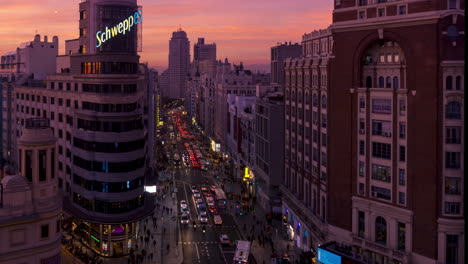 Zeitraffer-Der-Straße-Gran-Vïa-Bei-Sonnenuntergang,-Madrid