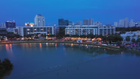 Die-Anh-Sao-Brücke-Liegt-Im-Herzen-Des-Internationalen-Handels--Und-Finanzviertels-Von-Phu-My-Hung