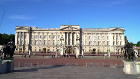 London-England,-circa-:-London-City-with-Buckingham-Palace-in-United-Kingdom