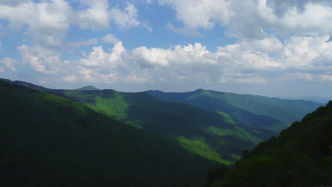 Clouds-rolling-over-the-Blue-Ridge-Moutains