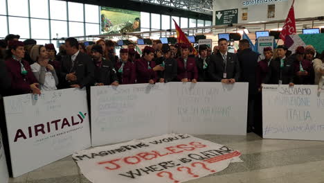 Air-Italy-workers-in-uniform-manifest-against-airline-dismissals