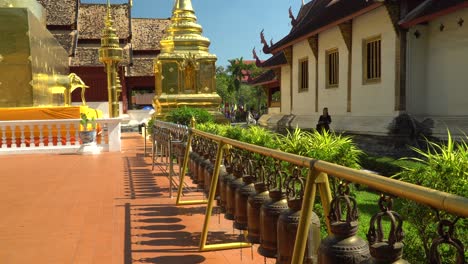 Daytime-at-Phra-Singh-Temple-in-Chiang-Mai,-Thailand
