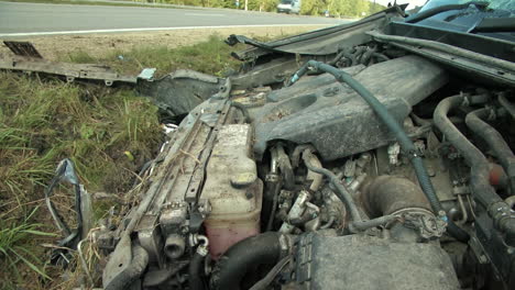 Airbag-Explodierte-Bei-Autounfall,-Beschädigtes-Autowrack-Nach-Schwerer-Kollision