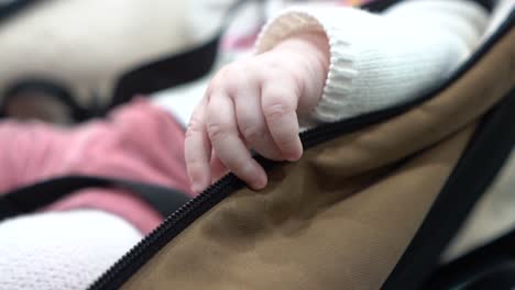 Small,-white,-chubby-and-beautiful-fingers,-this-is-a-baby's-hand