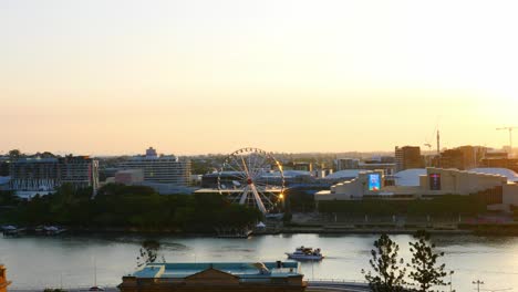 Luftaufnahme-Von-Brisbane-Southbank-In-Brisbane-Southbank-Fähre-Vor-Sonnenuntergang