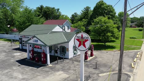 Historic-and-Iconic-Gas-Station-on-Route-66,-Aerial-Reveal