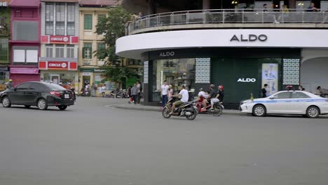Hanoi,-Vietnam-–-Der-Blick-Auf-Die-Geschäftsinfrastruktur-Und-Eine-Der-Hauptstraßen-Der-Stadt