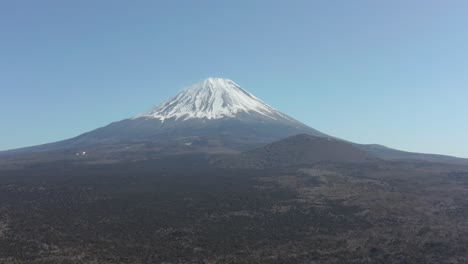 Monte-Fuji,-Vista-Clara-Del-Pico-Nevado-Volcánico-En-Japón-Sobre-Aokigahara