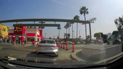 in-n-out-restaurant-in-Los-Angeles