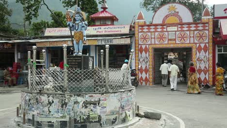Un-Templo-Hinduista-Situado-En-La-Región-Del-Alto-Himalaya,-Uttarakhand,-India