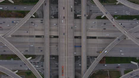 Birds-eye-view-of-cars-on-I-10-West-in-Houston,-Texas