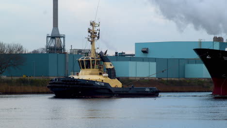 Close-up-of-tug-boat-on-river