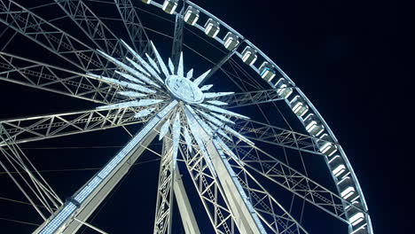 Ferris-wheel-in-amusement-park-during-night-time