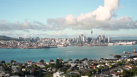 Panorama-view-of-Auckland-skyline-from-Devonport,-New-Zealand