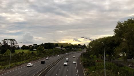 Time-lapse-of-daytime-rush-hour-traffic-on-Auckland-motorway