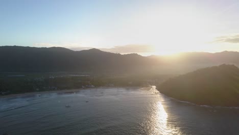Luftaufnahme-Eines-Wunderschönen-Sonnenuntergangs-Am-Nacpan-Beach-In-Der-Nähe-Von-El-Nido,-Palawan,-Philippinen