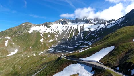 Luftaufnahme-Des-Nufenenpasses-Und-Der-Umliegenden-Berge-In-Den-Schweizer-Alpen