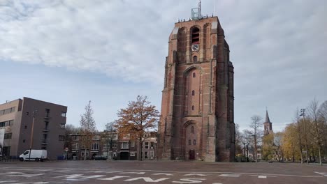 Antigua-Torre-De-La-Iglesia-Oldehove-Pan-Time-Laps-Leeuwarden-Pan-De-Izquierda-A-Derecha