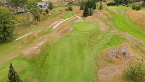 SLOWMO---Flying-over-golf-course-in-New-Zealand---Aerial