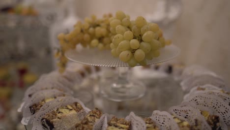 Close-up-video-of-a-wedding-sweets-buffet