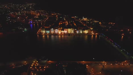 Die-Lichter-Der-Stadt-Willemstad-Curacao-Bei-Nacht
