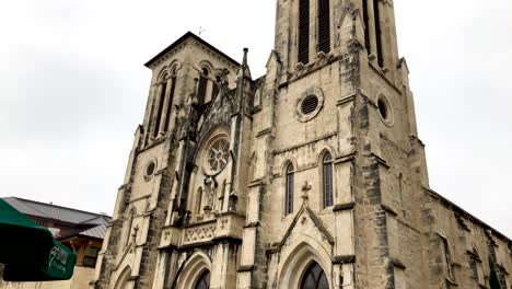 This-historic-cathedral,-is-loaded-with-spanish-influence,-and-a-focal-point-for-visitors-to-beautiful-San-Antonio