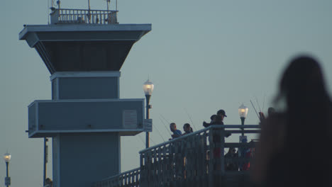Tower-and-fishermen-at-the-Seal-Beach-pier