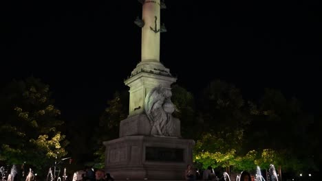 Columbus-Circle-Nyc,-Monumento-A-Columbus-En-La-Noche