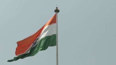 Bandera-India-Ondeando-En-Cámara-Lenta-Y-Con-Orgullo