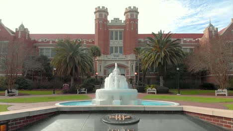 Low-Tracking-Shot-of-the-Westcott-Building-at-FSU-in-Tallahassee,-Florida-USA