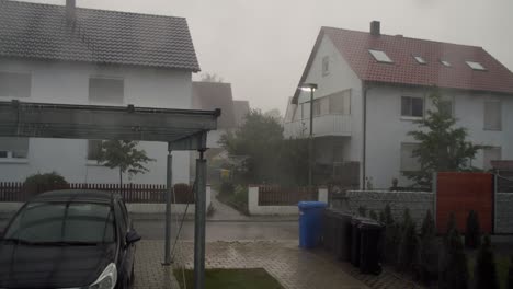 Starker-Regen-Und-Gewitter-In-Einem-Deutschen-Viertel