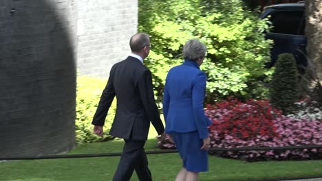 Después-De-Renunciar-Como-Primer-Ministro,-Theresa-Deja-El-Número-10-De-Downing-Street,-Londres,-Reino-Unido
