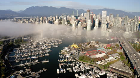 Luftaufnahme-Von-False-Creek-Und-Granville-Island-In-Der-Innenstadt-Von-Vancouver,-Britisch-Kolumbien