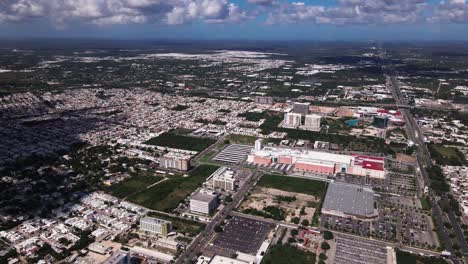 Volando-Sobre-Enormes-Centros-Comerciales-En-Merida-Yucatan