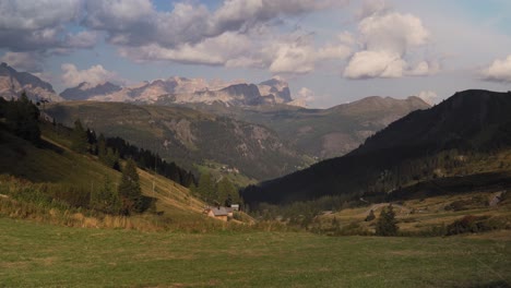Green-mountain-valley,-serene,-harmonious-Alps-panorama,-Dolomites,-Italy