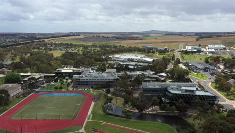 Luftaufnahme-Der-Deakin-University-Waurn-Ponds,-Geelong,-Australien