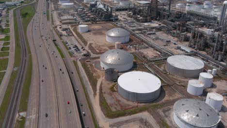 Aerial-view-of-refinery-plant-in-Houston,-Texas
